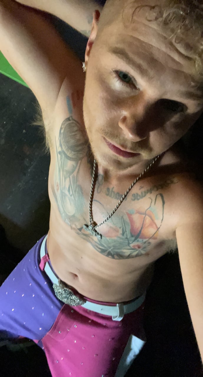 Transandshirtless