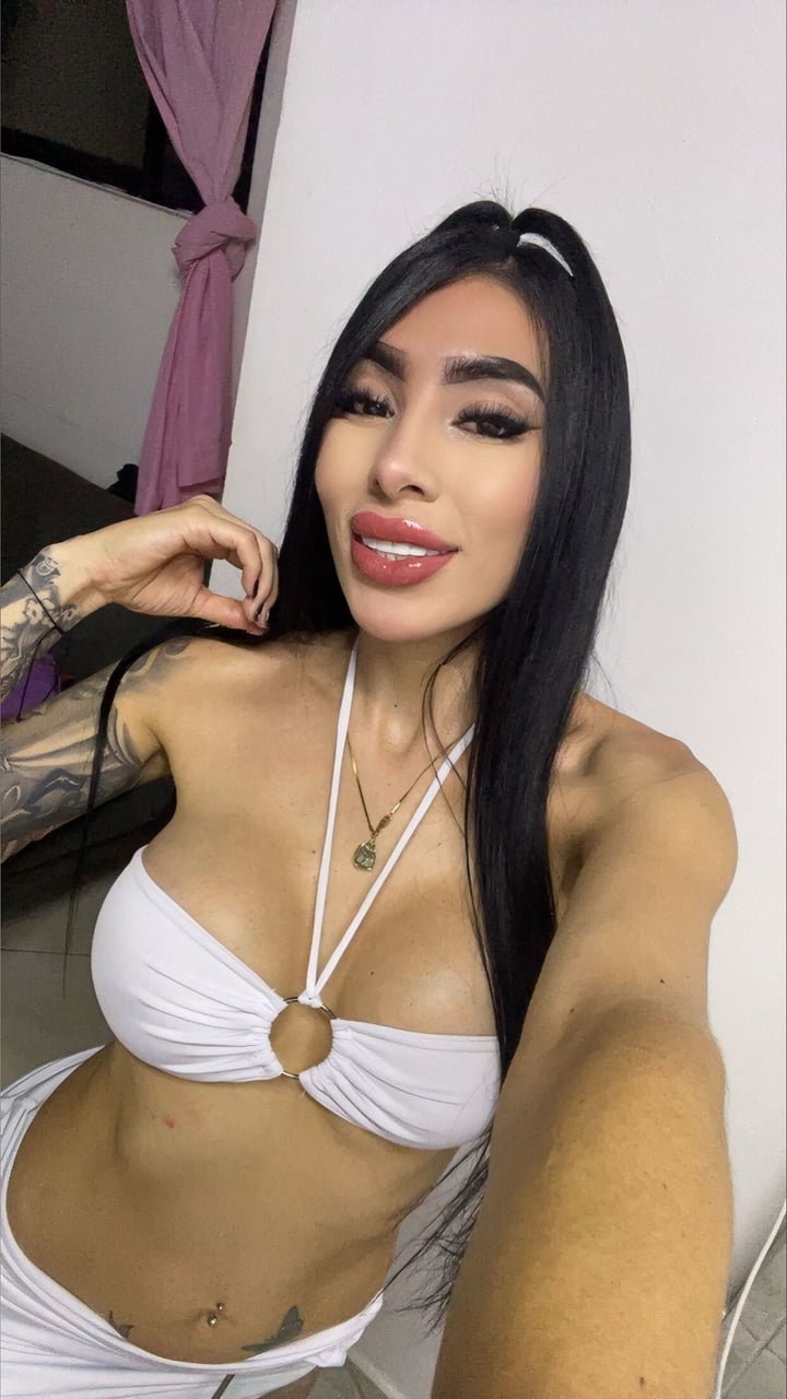 Trixietangcurvy