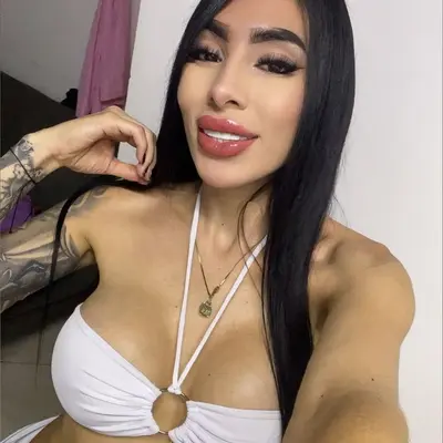 Trixietangcurvy