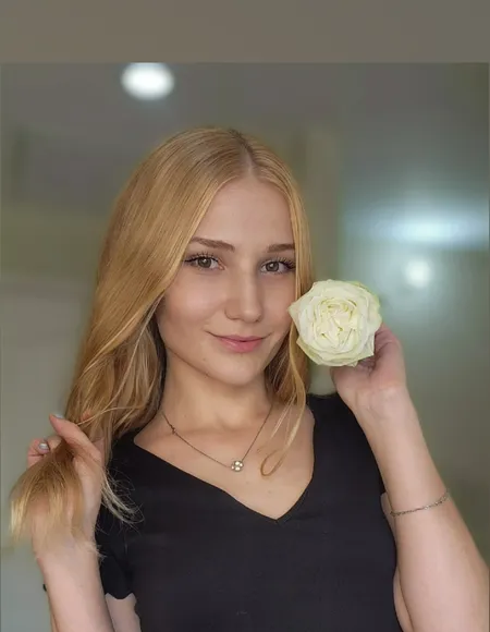 𝒱𝒶𝓃𝑒𝓈𝓈𝒶 𝒩𝑜𝓇𝓇𝒾𝓈  🌸