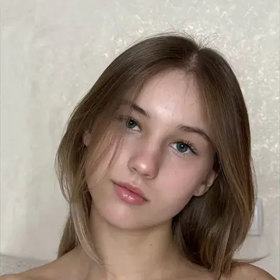 Veronika 🌸
