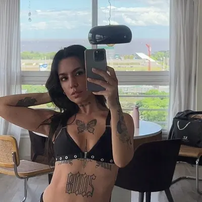 Victoria Bennett 🖤