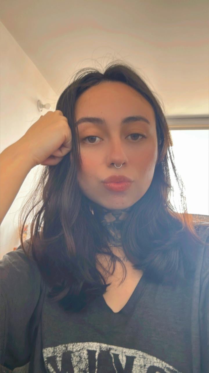 V I K A ✨