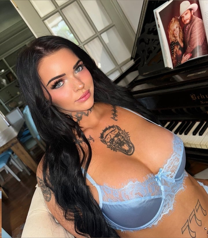Violetshayexo