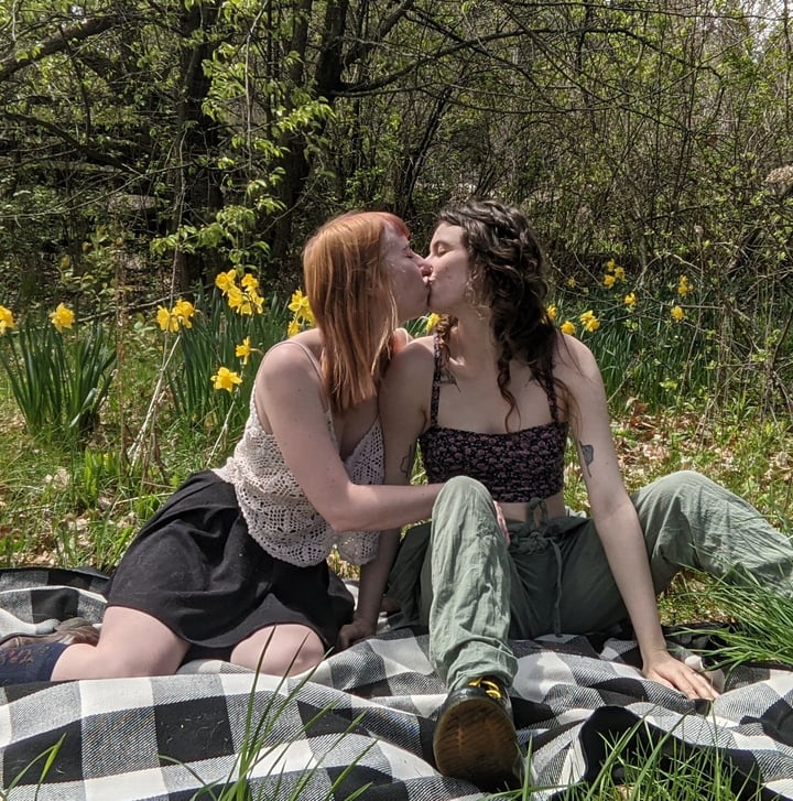 Wearepeachanddaisy
