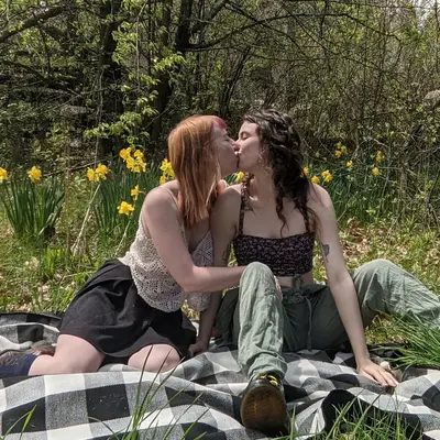 Wearepeachanddaisy