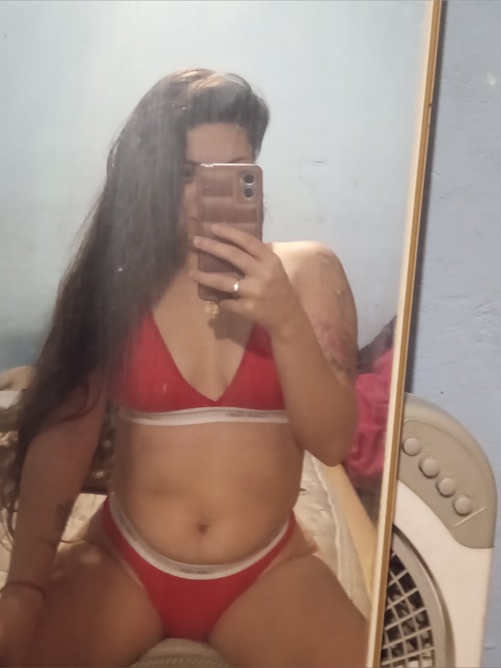 Yoursesybrunette