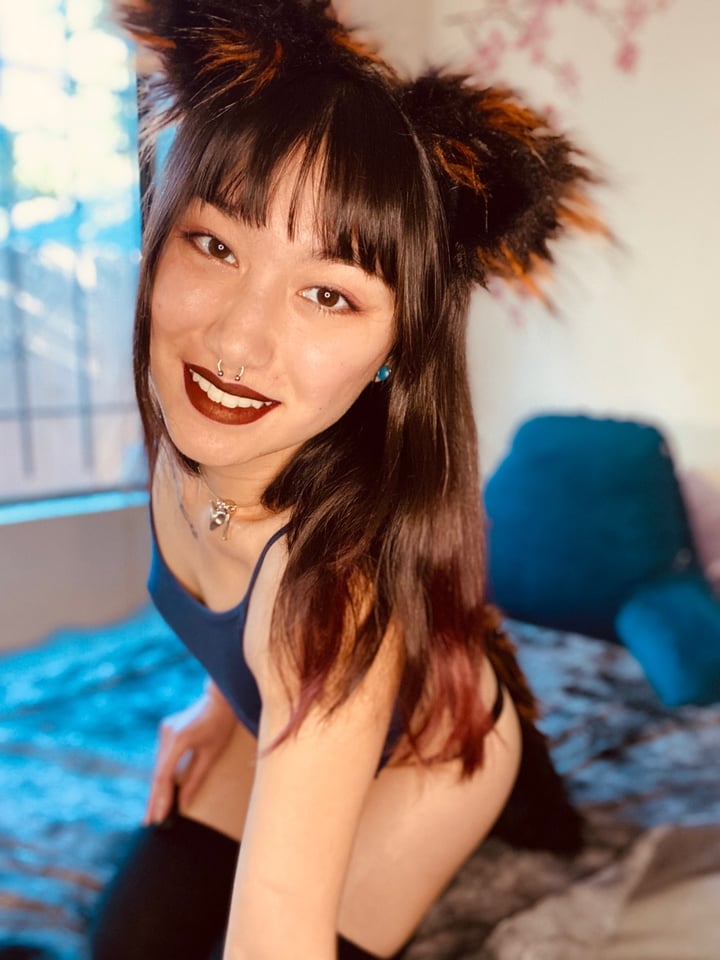 Yurifoxgirlvip